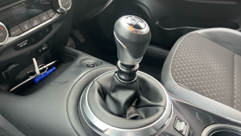 Nissan Juke 1.0 DiG-T 114 N-Connecta 5dr Petrol Hatchback